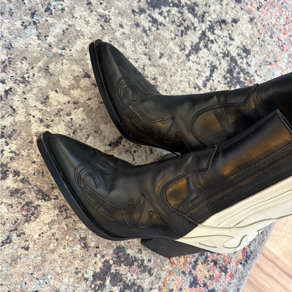 Dolce Vita Black and Cream Heeled Boots - Picture 8 of 8